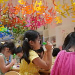 「紙からはじまる、まちとのつながり」——アトリエ宵湖舎さんと子どもたちの交流レポート｜ひらがなのツリーほいくえん